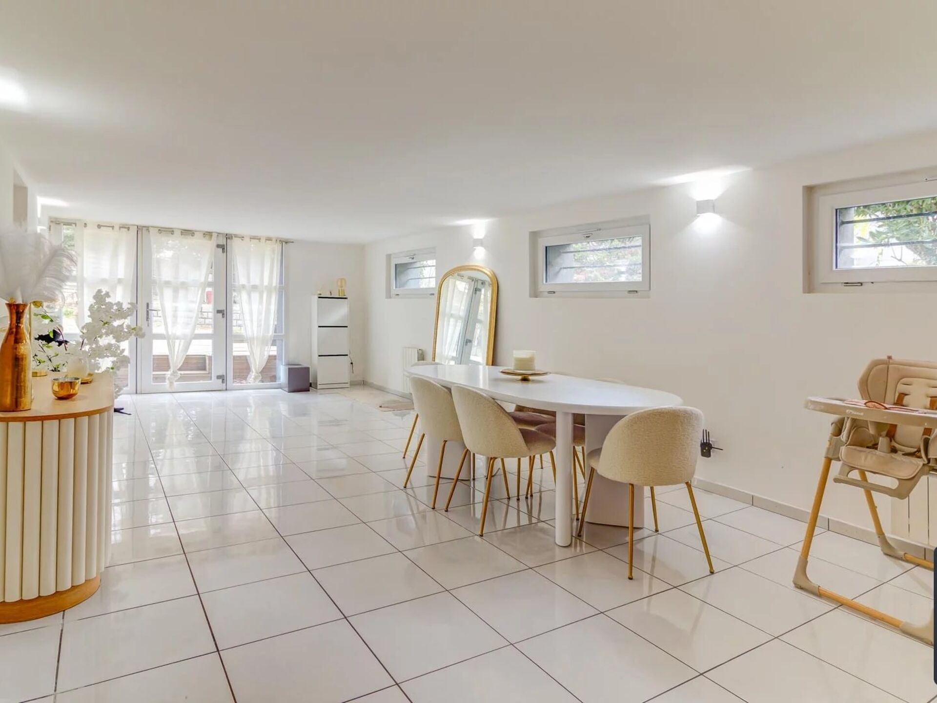 Appartement 6 pièces 160 m² · à Charly · 160 m² · 1 500 €