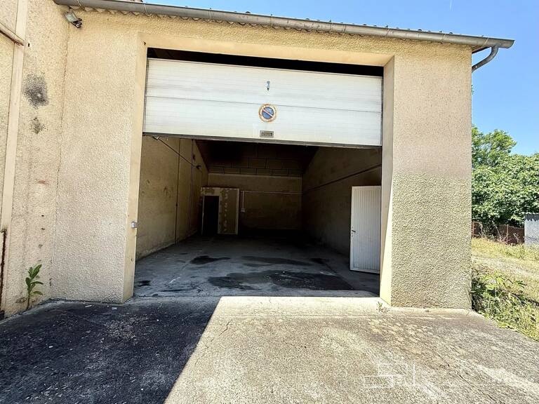 Local commercial — photo 1