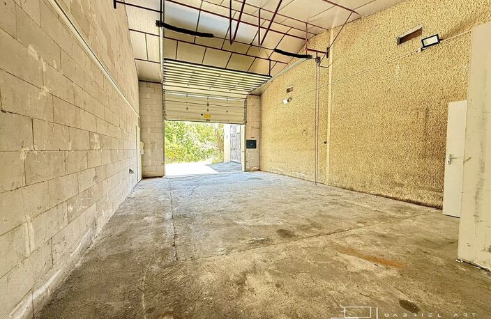 Local commercial — photo 2