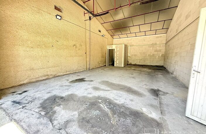 Local commercial — photo 3