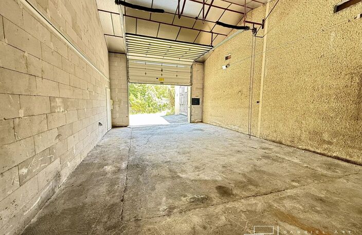 Local commercial — photo 5