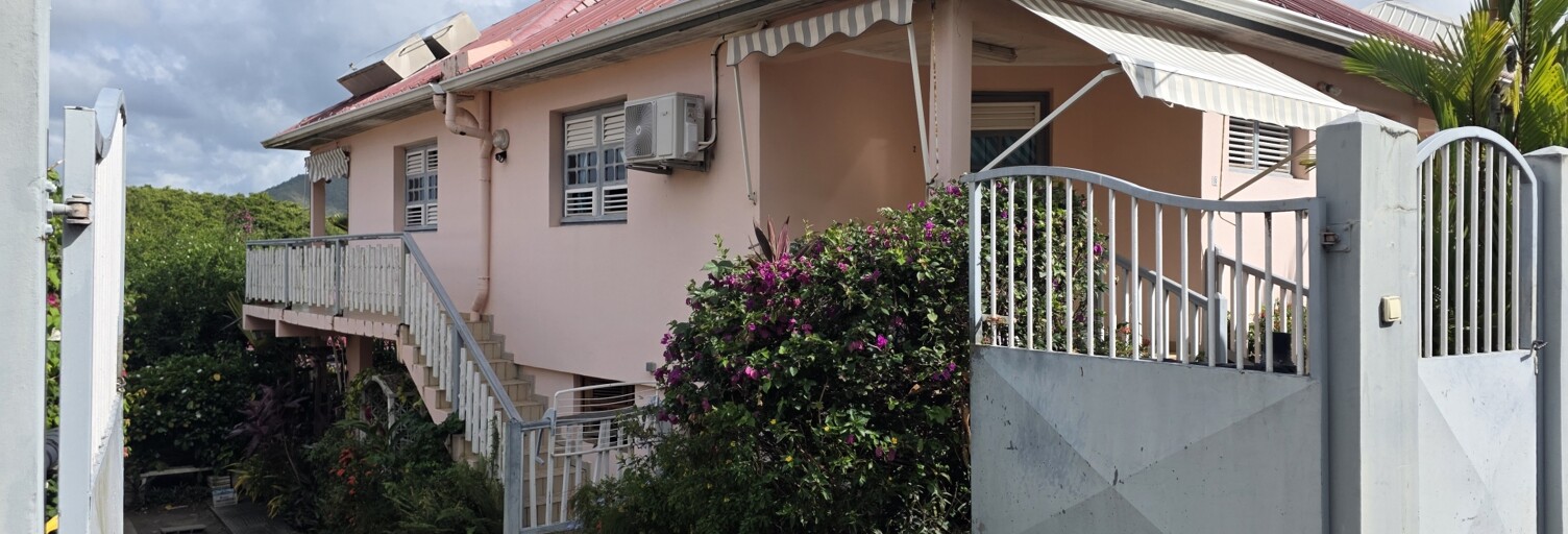 Maison 10 Pièces 200 m² à vendre à Sainte-Anne (97227)