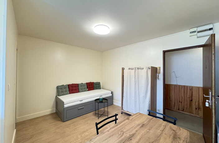 APPARTEMENT T1 DE 20 m2 - REIMS CENTRE-VILLE — photo 3