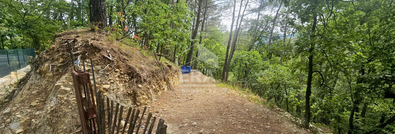 Terrain  2500 m² à vendre à Tourrettes-sur-Loup (06140)