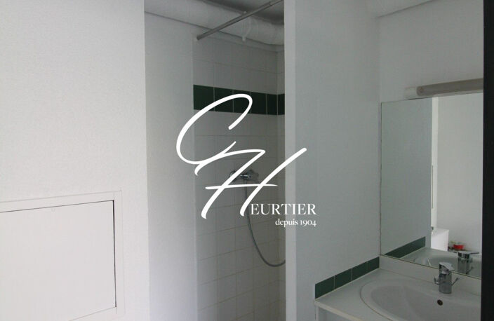 GRENOBLE - STUDIO GRENOBLE - PROCHE ECOLE D'ARCHITECTURE — photo 4