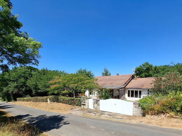 Belle maison avec terrain, beau potentiel — photo 1