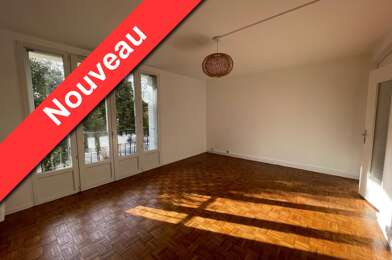 Appartement 3 pièces 812 €