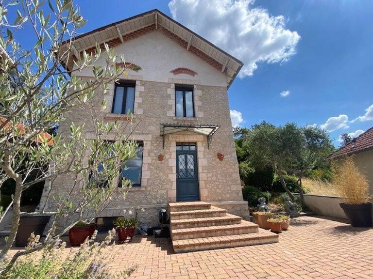 Maison de caractère 175 m² habitables avec piscine et jardin paysager — photo 1