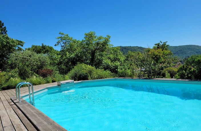 Maison de caractère 175 m² habitables avec piscine et jardin paysager — photo 2