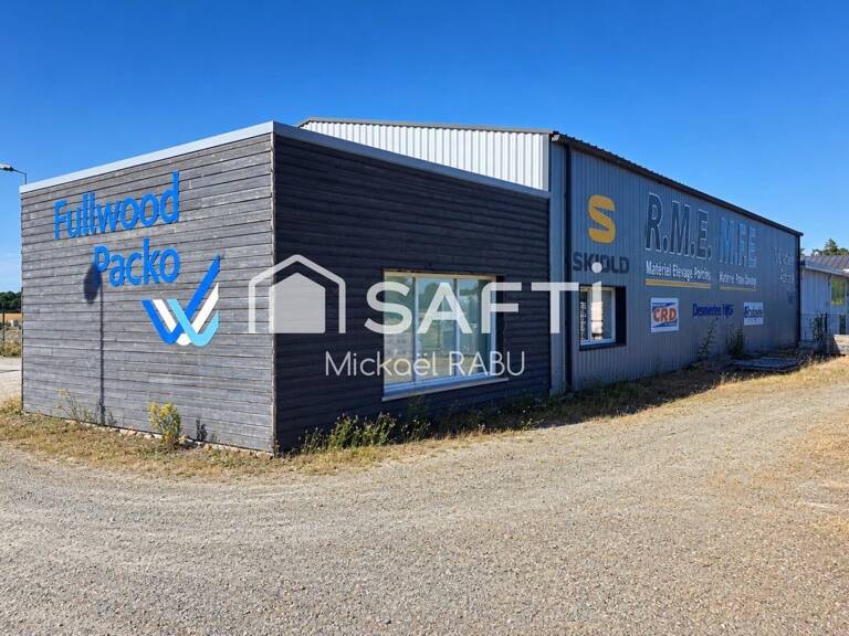 À VENDRE  LOCAL ARTISANAL AVEC BUREAUX À GUÉMENÉ-PENFAO — photo 1