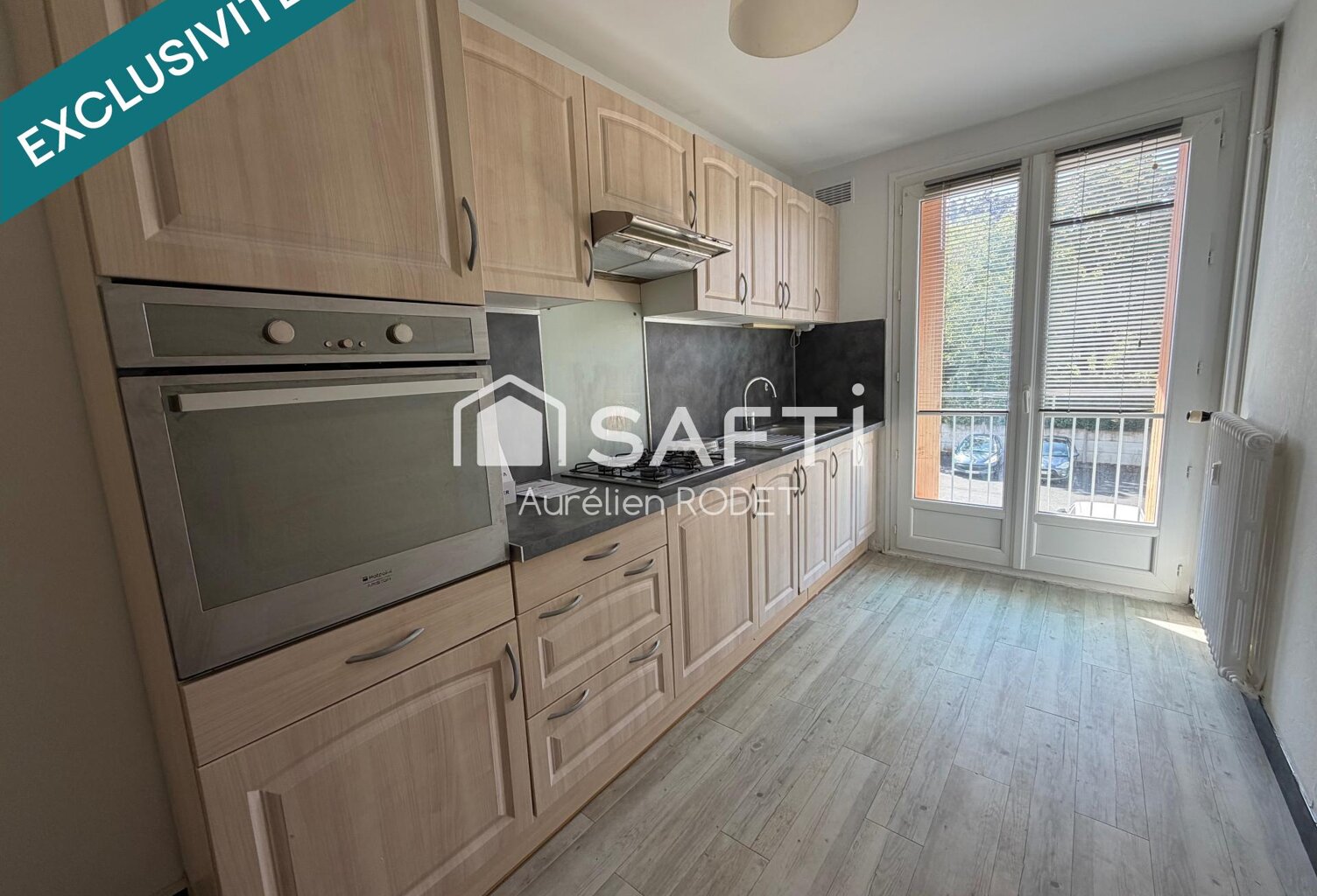 Appartement avec balcon et garage. — photo 1