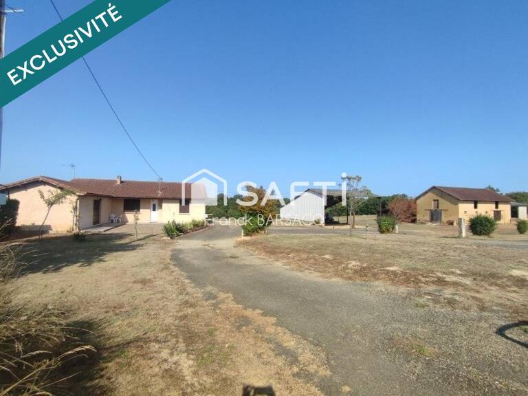 FERME AVEC DEPENDANCES ET TERRES ATTENANTES — photo 1