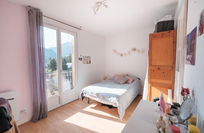 T4 en dernier étage de Briançon — photo 4
