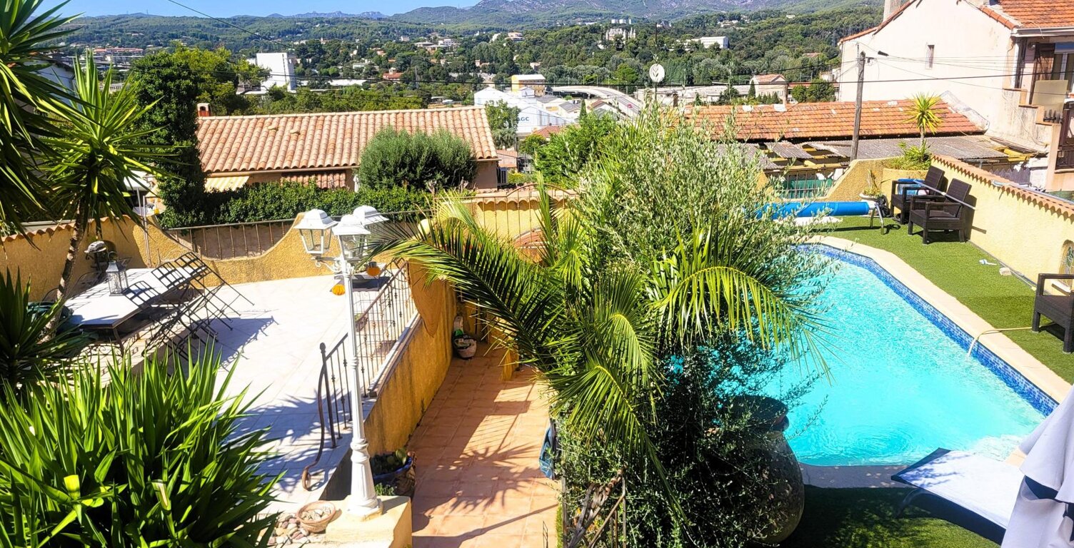 Belle villa avec piscine et garage — photo 1