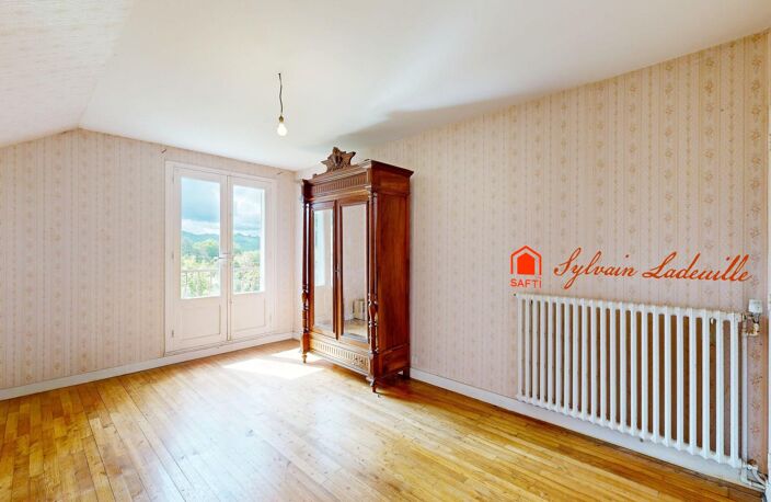 Maison 8 pièces au Bugue : fort potentiel à saisir — photo 5