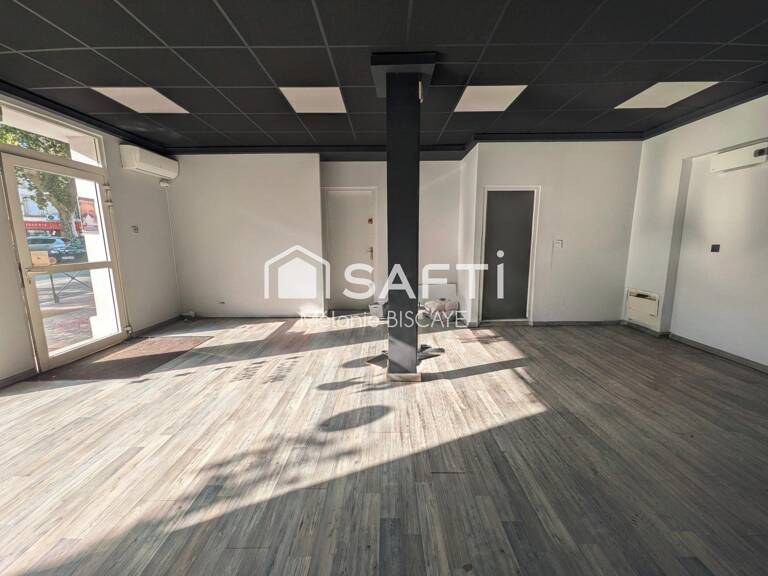 LOCAL COMMERCIAL LIBRE — photo 1