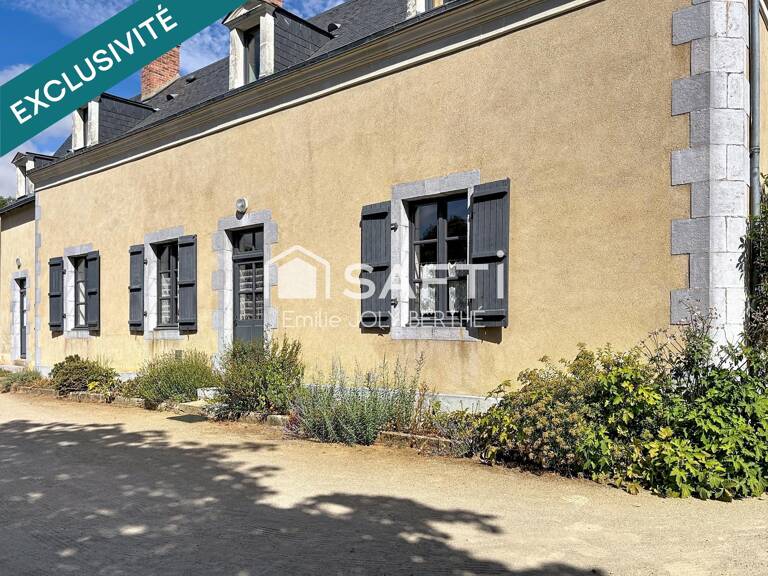 EXCLUSIVITÉ  Propriété de caractère rénovée  173 m²  2,3 hectares  La Cropte — photo 1