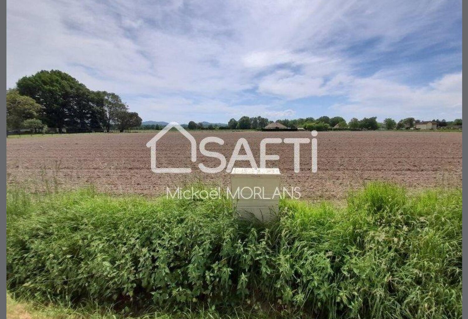 Beau Terrain spacieux de 1.8 hectares et plat — photo 1