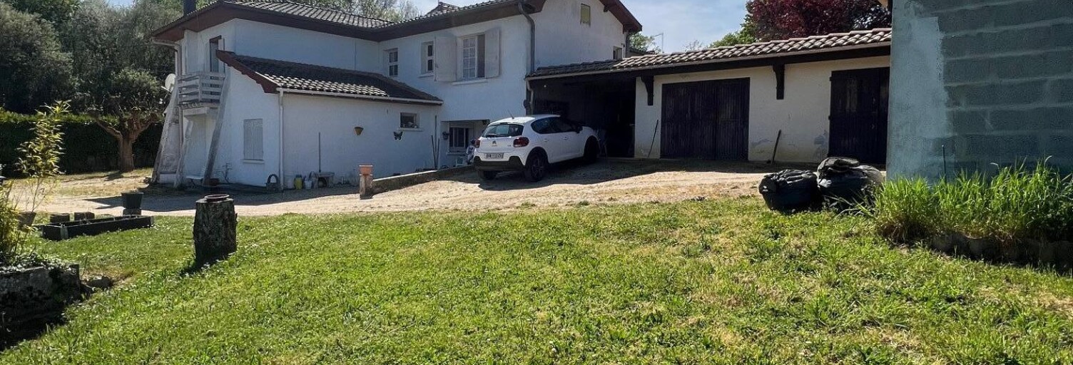 Maison 5 Pièces 209 m² à vendre à Saint-Martin-de-Laye (33910)