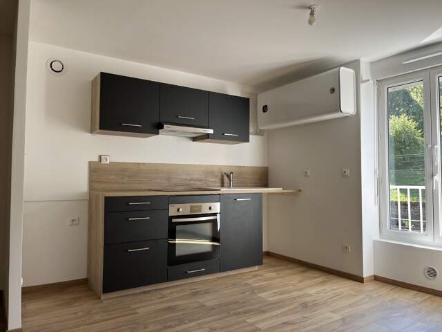 Appartement 2 pièces 52 m² à Saint-Rambert-en-Bugey — photo du bien