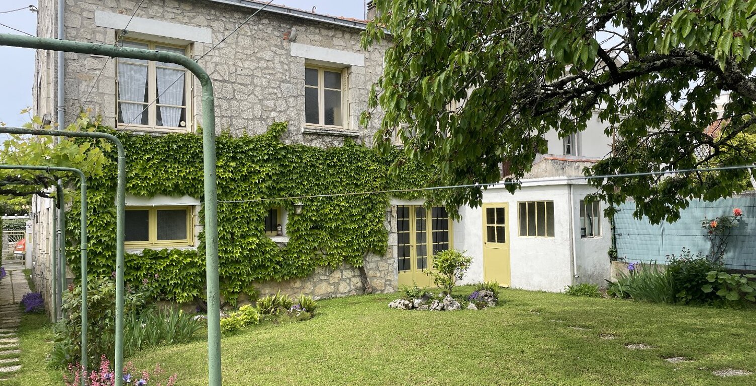 Vente maison 5 pièces 110 m² La Rochelle (17000) — photo 1