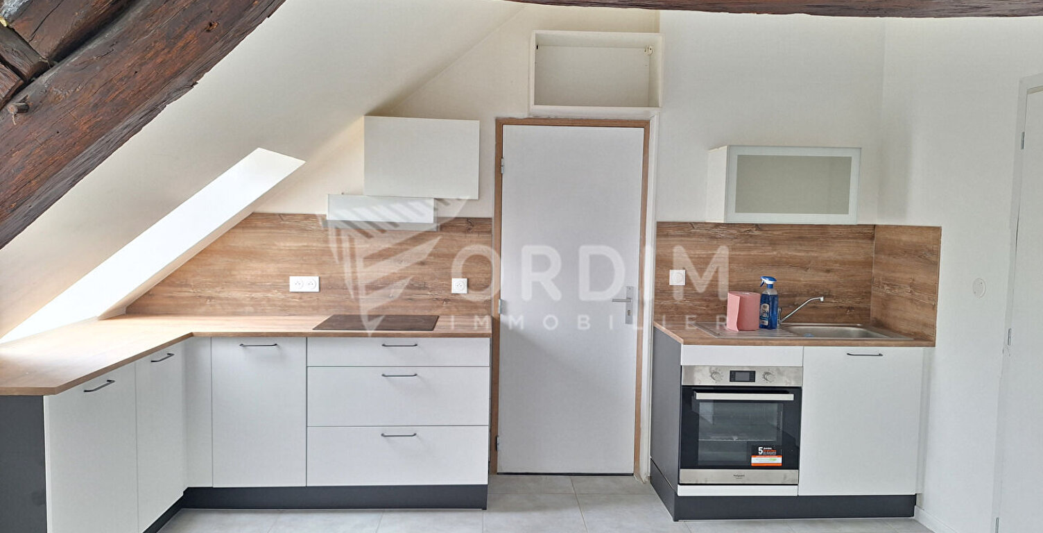 TOUCY, bel appartement F2 - proche centre ville — photo 1