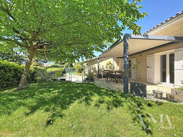 LA TOUR-DE-SALVAGNY   Maison familiale 7 pièces avec piscin — photo du bien