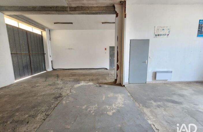 Location Local d'activités 122 m&sup2; — photo 3