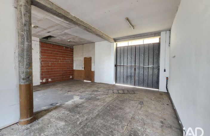 Location Local d'activités 122 m&sup2; — photo 4