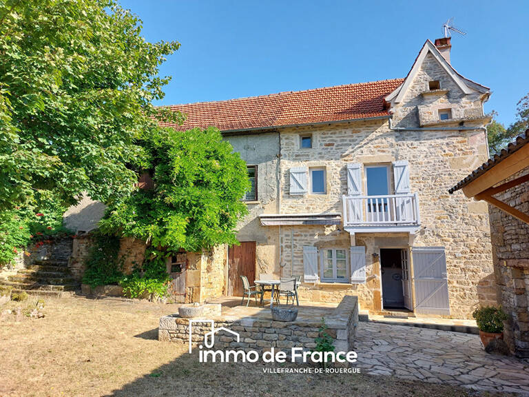 Ensemble immobilier en pierre avec terrain de 8 874 m² — photo 1