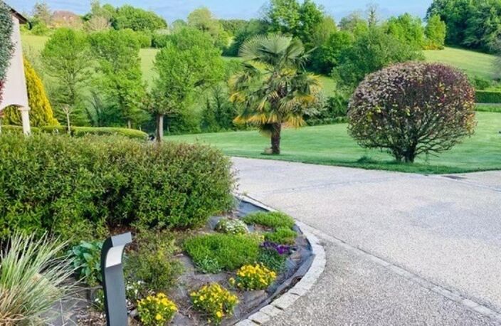 Maison avec studio, piscine, gîte et annexe. — photo 5