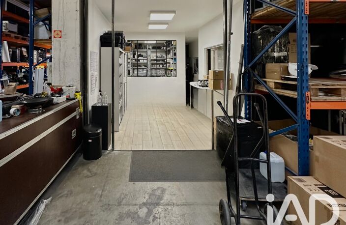 Vente Boutique/Local commercial 755 m&sup2; — photo 2