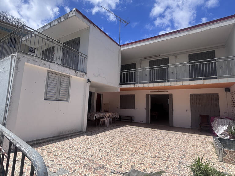 VILLA 180 m2 AVEC FORT POTENTIEL À QUELQUES MINUTES DE LA PL — photo 1