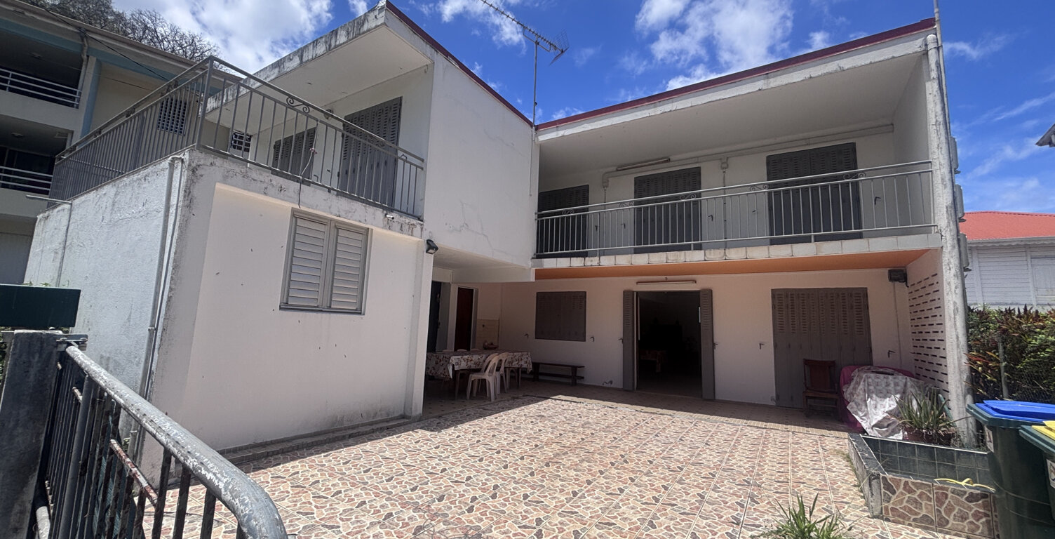 VILLA 180 m2 AVEC FORT POTENTIEL À QUELQUES MINUTES DE LA PL — photo 1