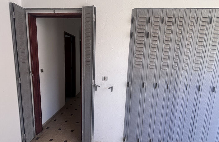VILLA 180 m2 AVEC FORT POTENTIEL À QUELQUES MINUTES DE LA PL — photo 5