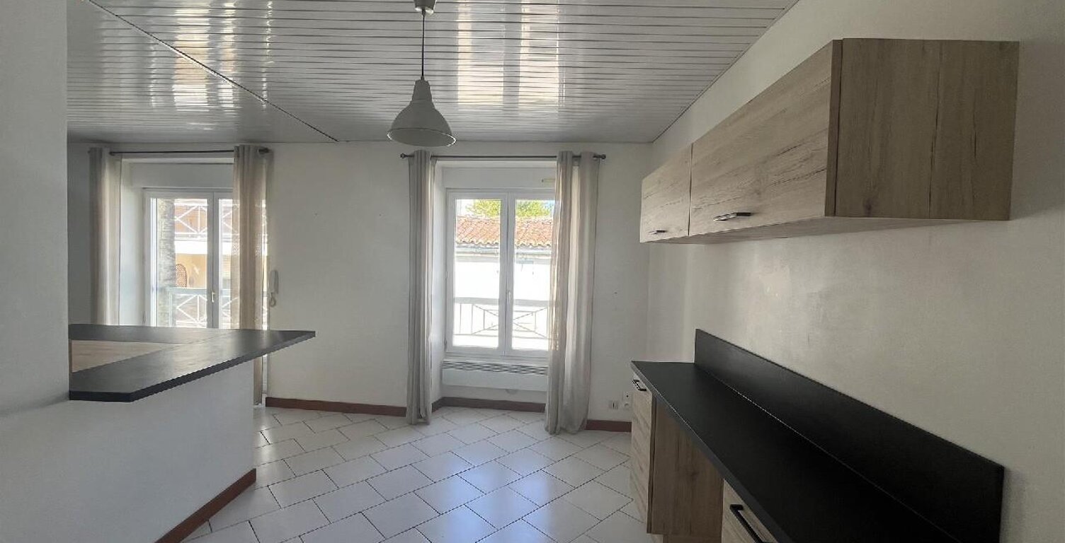 Location appartement 4 pièces 107 m² à Cognac (16100) — photo 1