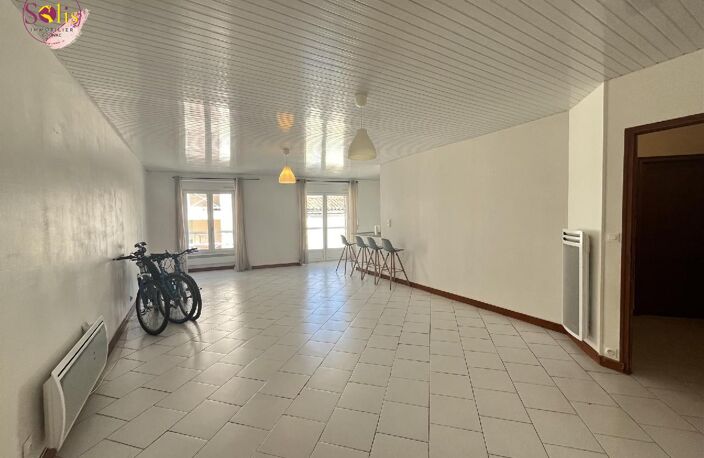 Location appartement 4 pièces 107 m² à Cognac (16100) — photo 2