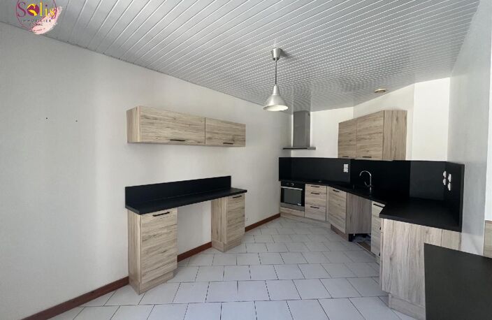 Location appartement 4 pièces 107 m² à Cognac (16100) — photo 4