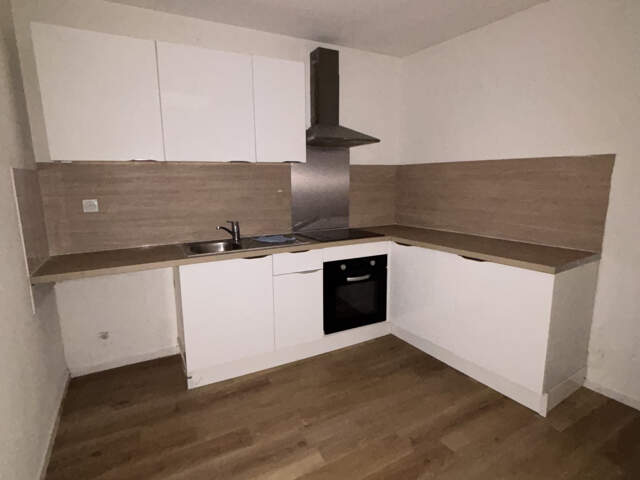 GRAND APPARTEMENT LIBRE AU 28/09/2026 DE TYPE 3 DE 77 M2 EN REZ-DE-CHAUSSÉE DE PLAIN PIED CENTRE VILLE PROCHE — photo du bien