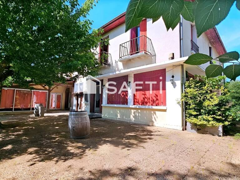 Bel ensemble immobilier de 420m² avec parc arboré 13 600m²  - St Georges de Montclard — photo 1