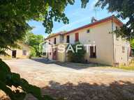 Bel ensemble immobilier de 420m² avec parc arboré 13 600m²  - St Georges de Montclard — photo 2