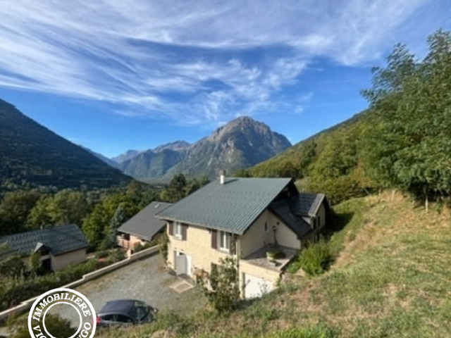 À VENDRE EN EXCLUSIVITÉ   MAISON DE CHARME DE 238 M2 AVEC ENVIRON 200 M2 D’ANNEXES   ALLEMOND — photo du bien