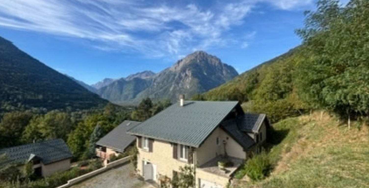 À VENDRE EN EXCLUSIVITÉ   MAISON DE CHARME DE 238 M2 AVEC ENVIRON 200 M2 D’ANNEXES   ALLEMOND — photo 1