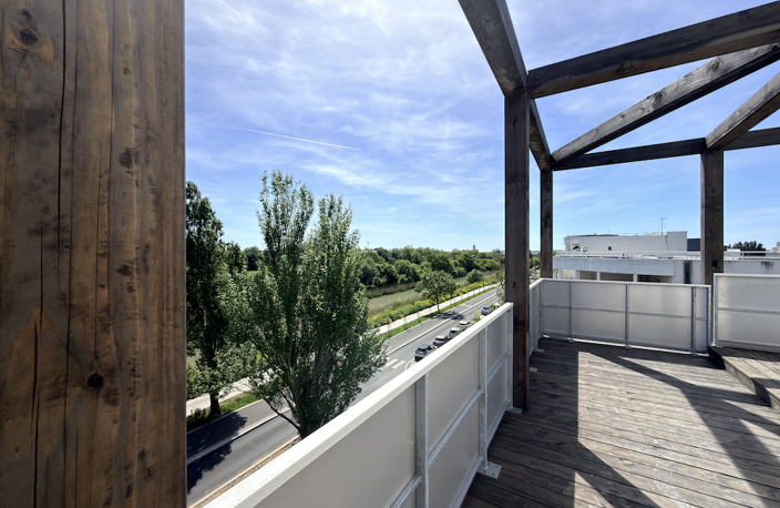 A VENDRE APPARTEMENT  TYPE 4 LA ROCHELLE - VUE SUR LE CANAL — photo 3