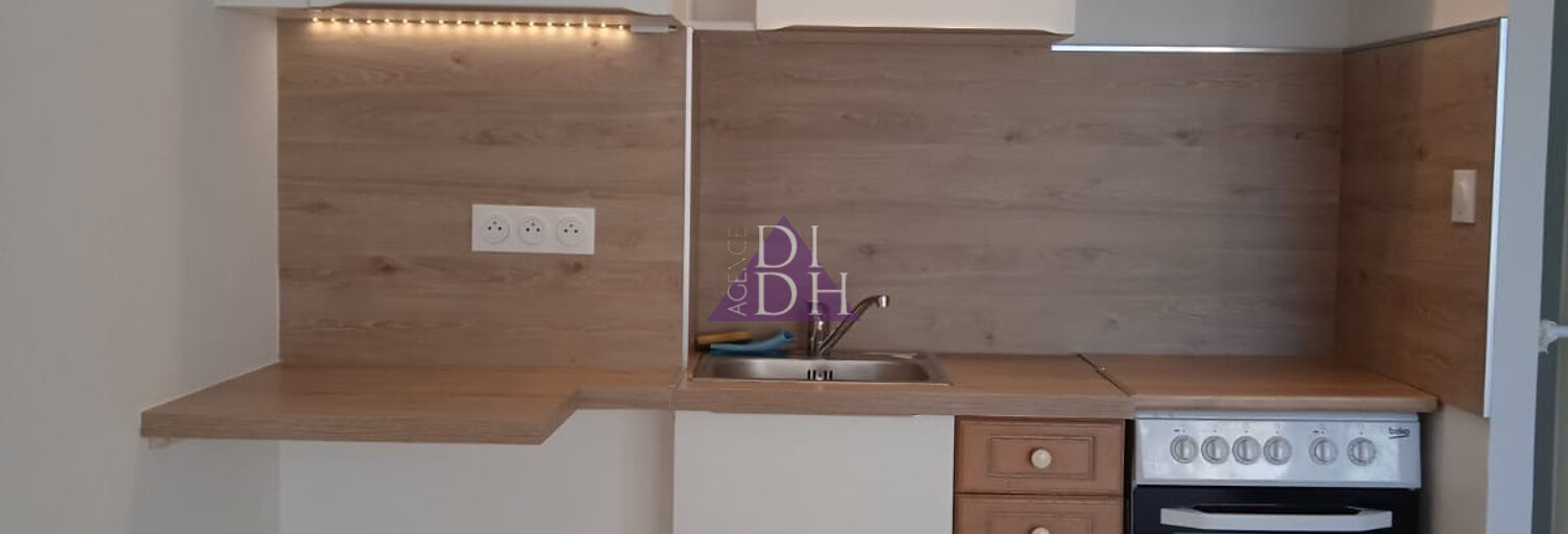 Appartement 1 Pièce 27 m² à louer à Hyères (83400)