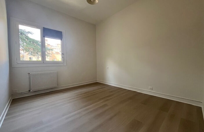 POITIERS CENTRE VILLE - T3 DE 62.12m2 AVEC BOX — photo 3