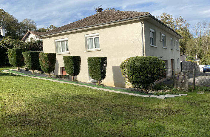 MAISON AVEC 3 APPARTEMENTS — photo 2