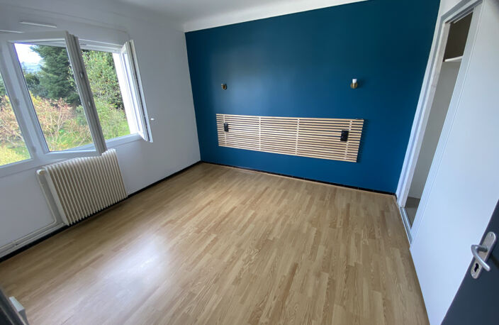 MAISON AVEC 3 APPARTEMENTS — photo 5