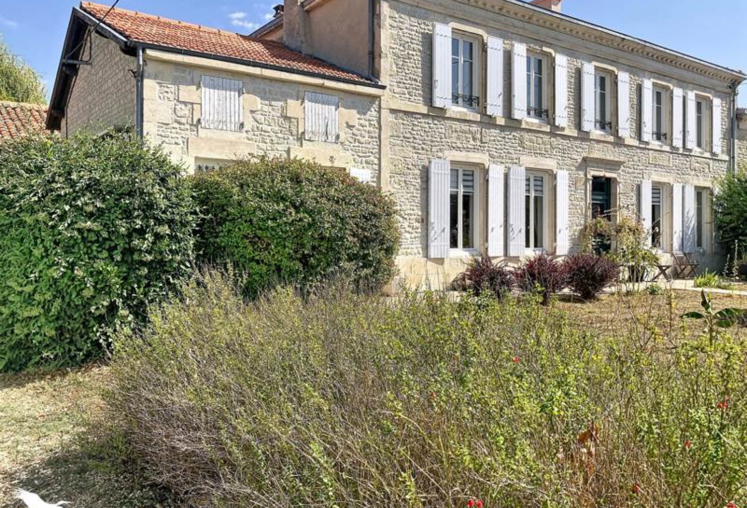 Charentaise de 8 pièces principales — photo 1