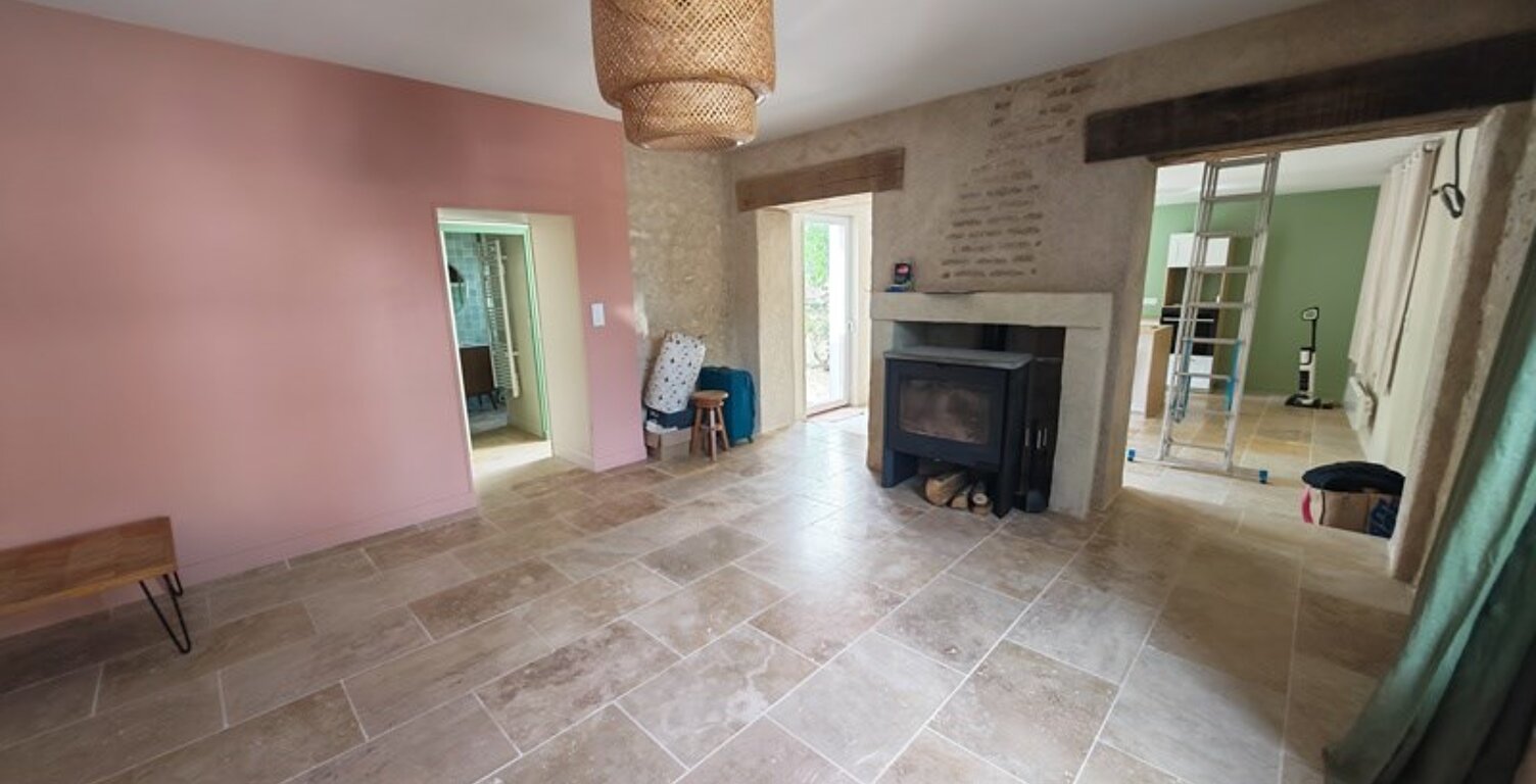 Maison en pierre de 3 pièces principales — photo 1